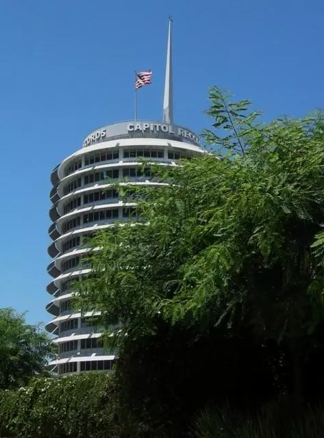 10049_CapitolRecords_1283306308